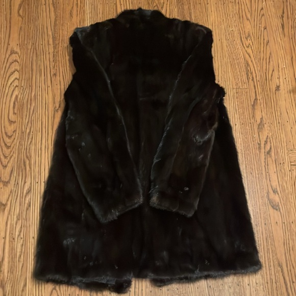 I Magnin Fur Coat - Picture 9 of 10